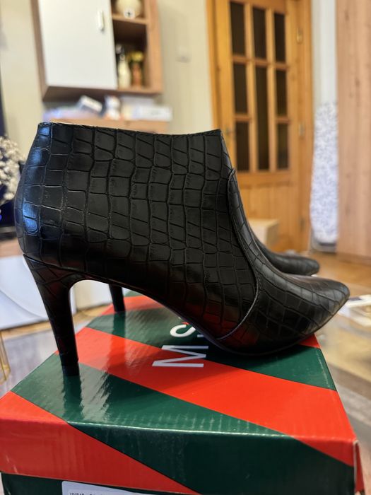 Botine Rita Ora 36