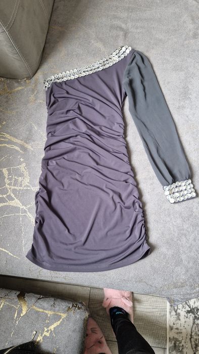 Къса рокля по тялото