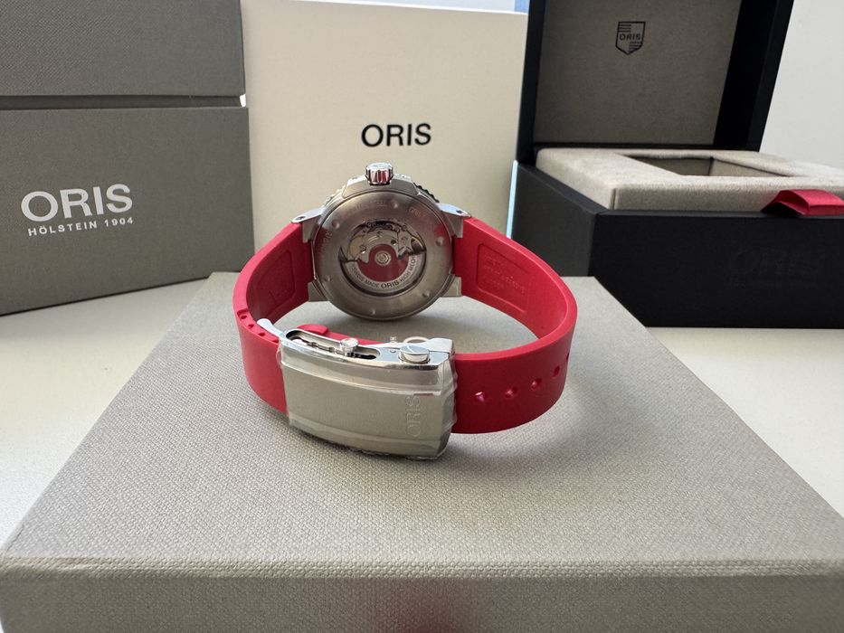 Часовник Oris Aquis 01 733 7730 4153-07 4 24 66EB Swiss Made