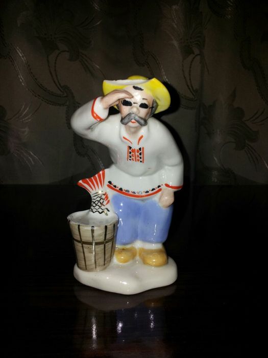 Продаются фарфоровые статуэтки