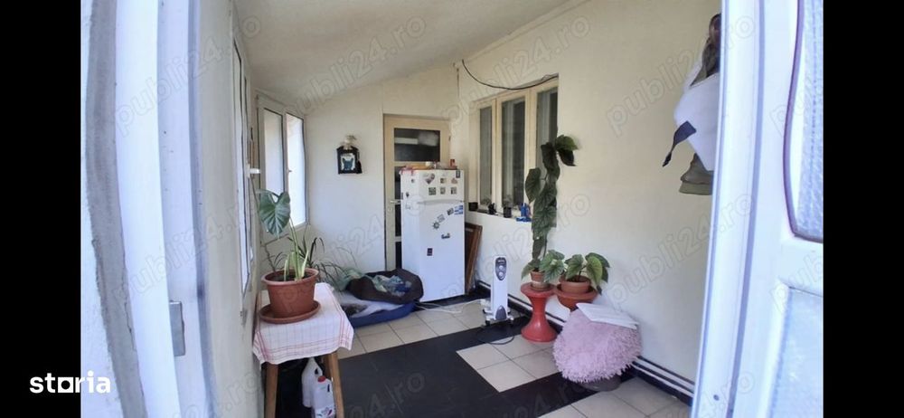 Casă de Vânzare cu 3 camere in zona Damaroaia-București. Noi sec.1
