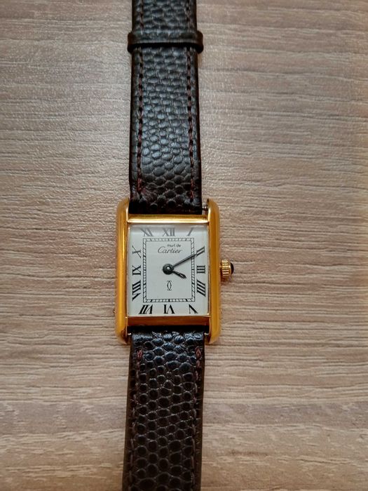 Cartier оригинален ,луксозен дамски часовник