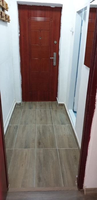 Vând apartament 2 camere semidecomandat Băilești, Dolj.