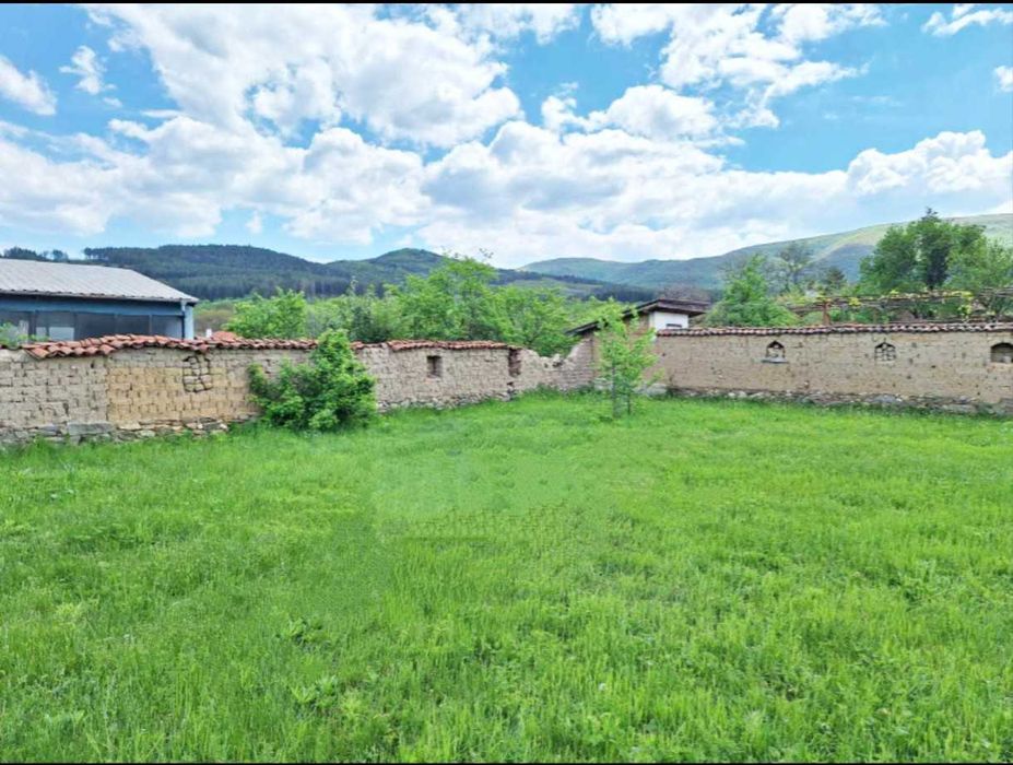 Продава къща в село Елхово, общ Николаев