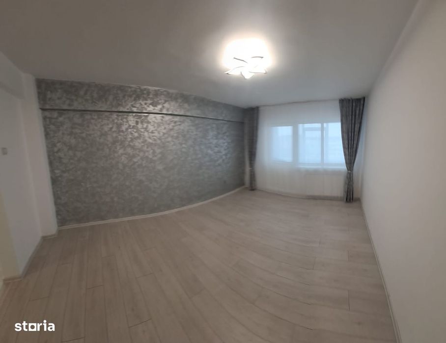 Apartament cu 3 camere , renovat complet