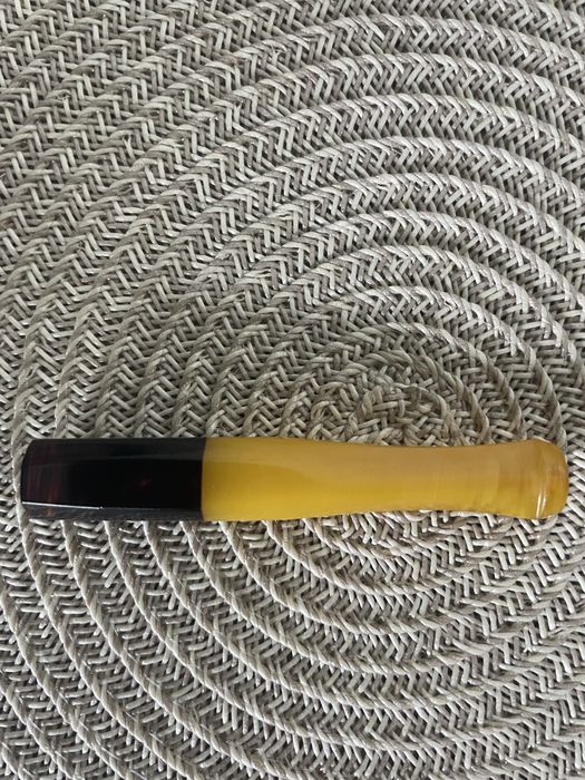 чисто ново е и е кехлибарено