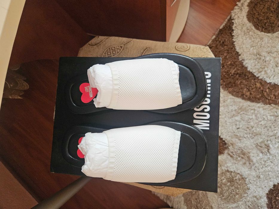 Чехли Love Moschino