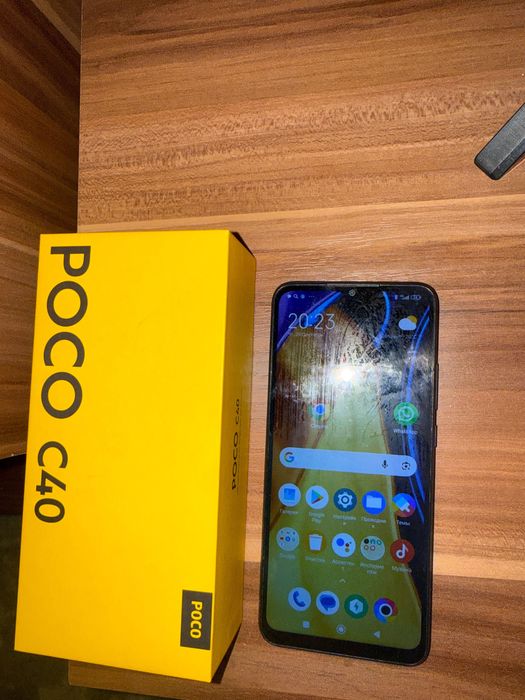 Смартфон Poco C40