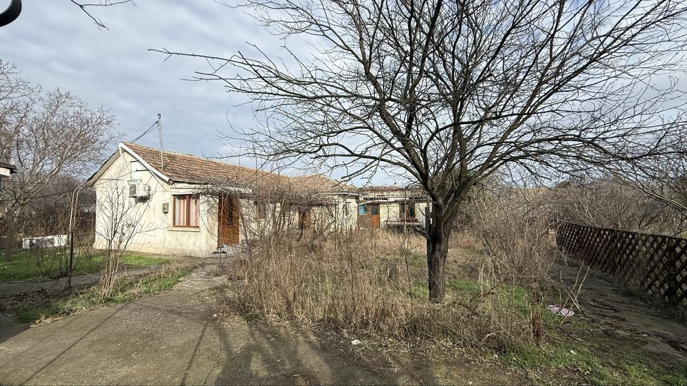 De Vanzare Teren+Casa