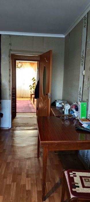 Продам квартиру  3 комнатную