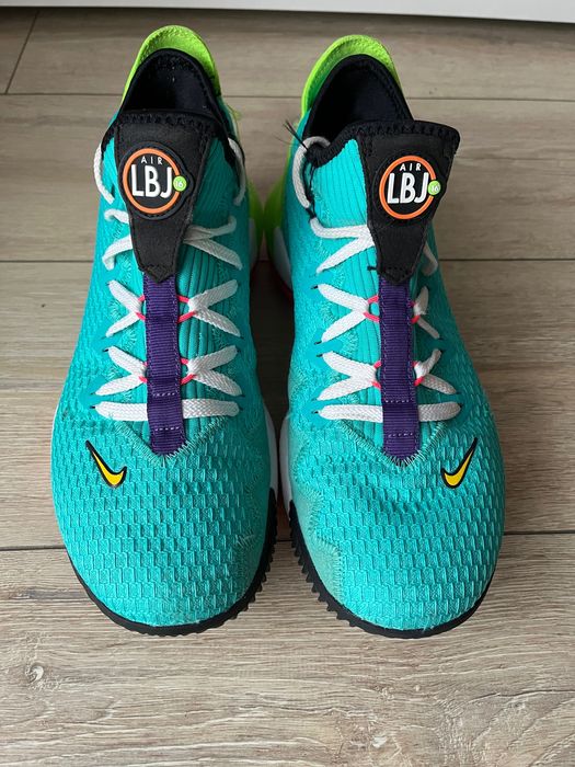 Nike Lebron James 16
