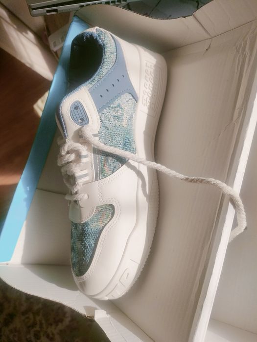 Крассовки молодежные тредовые