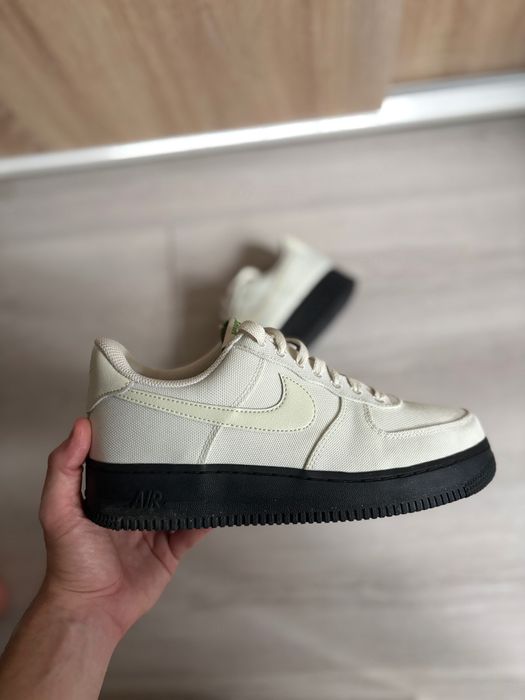 Nike Air Force 1 - оригинални и нови в бежов и черен цвят