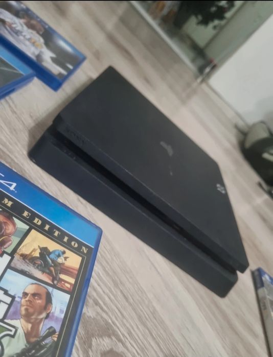 PlayStation 4 cu multe jocuri