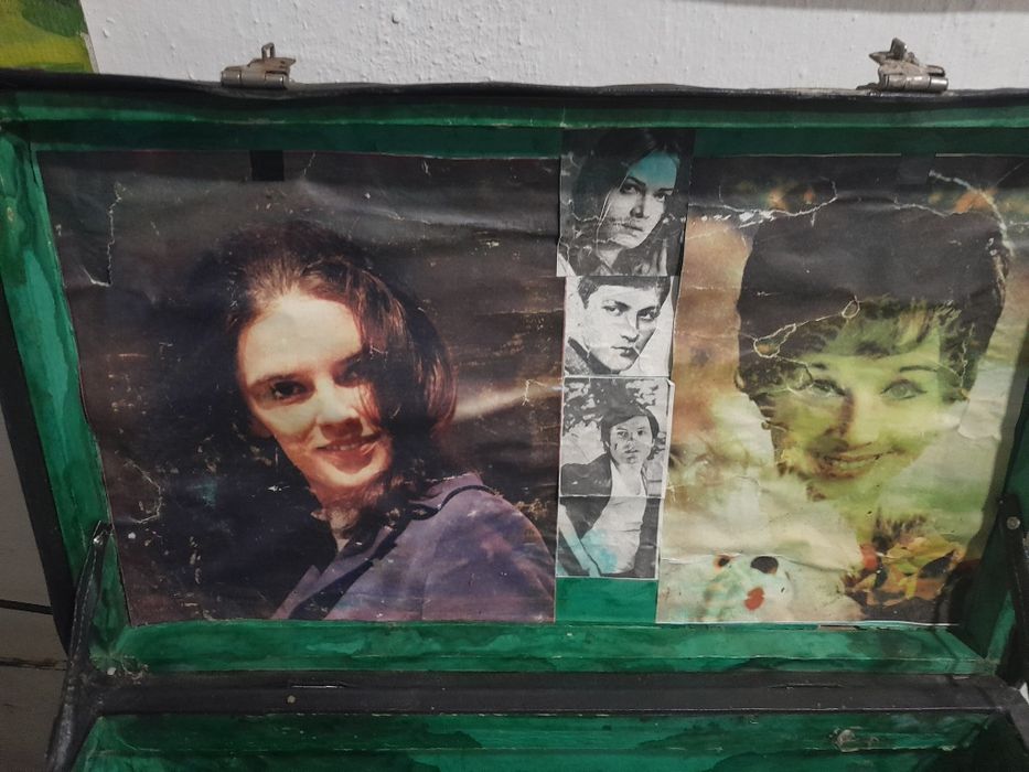 Продам старый чемодан