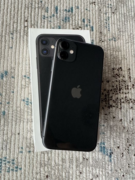 Vand iPhone 11 64 GB Black stare foarte buna
