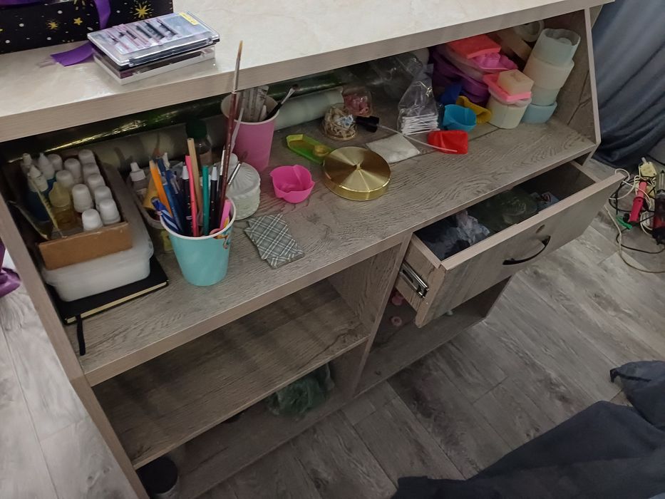 Продается витрины,ресепшн