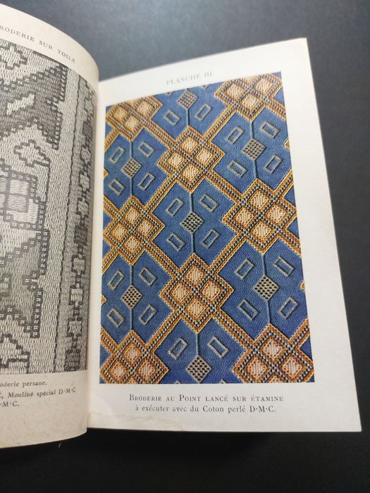 Carte veche enciclopedie de broderii și crosetat