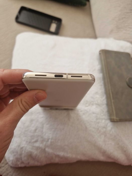 Google pixel 8 pro porcelain