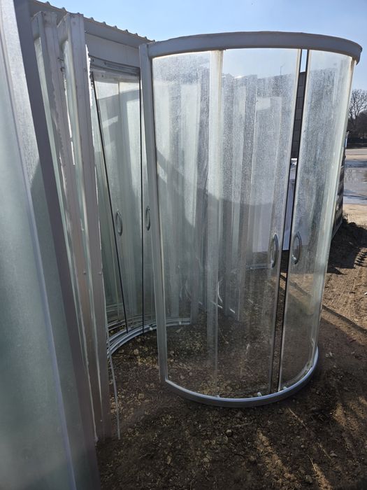 Душ кабини, паравани, корита