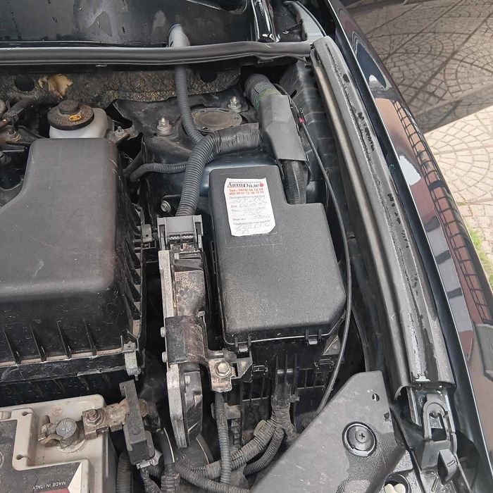 Продавам тойота rav4