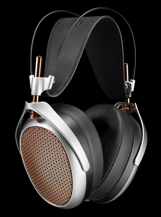 Meze POET, casti High End, Noi