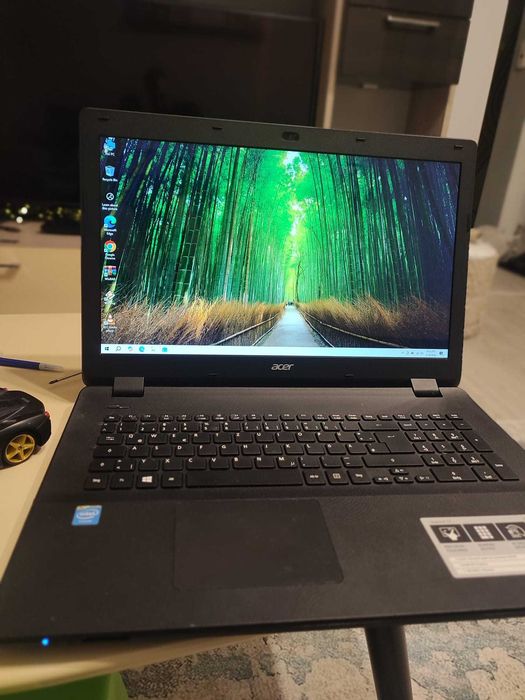 Laptop Acer Aspire 17.3" Intel N2940