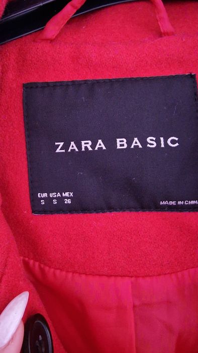 Червено палто на Zara