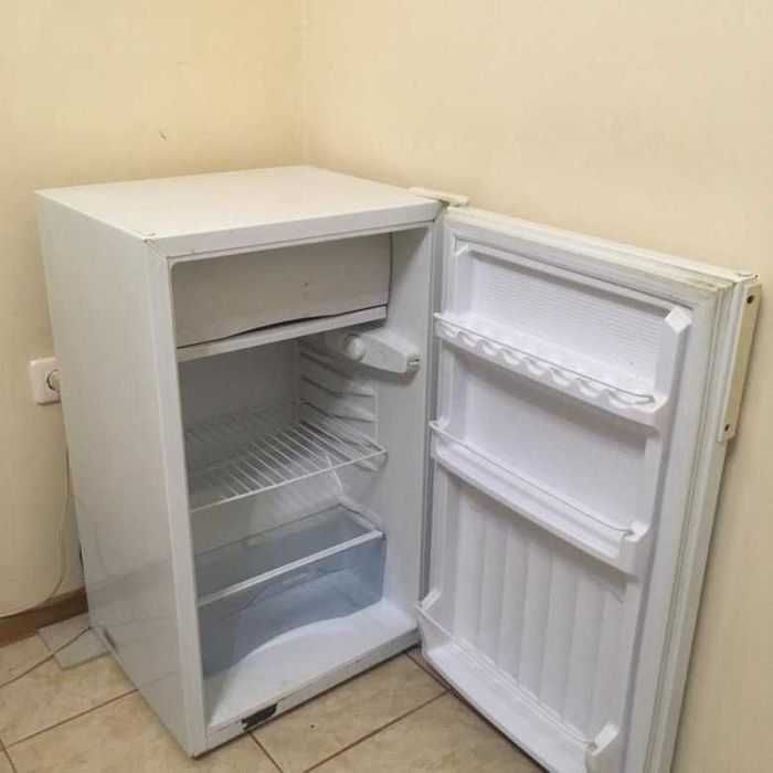 Продам компактны, современный  рабочий холодильник .
