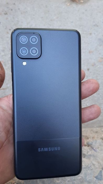 Samsung a12 holati urta