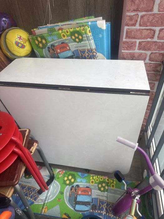 Стол книжка срочно продам