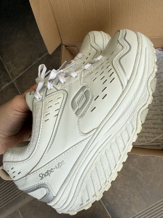 Adidasi shape ups skechers