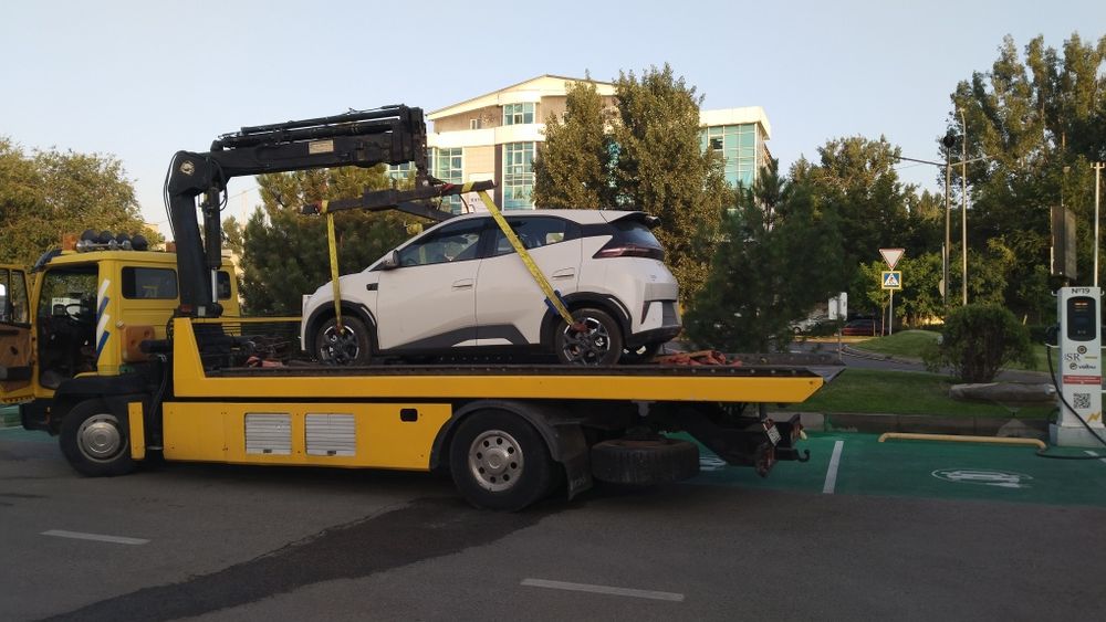 Эвакуатор, манипулятор сиежающий платформе