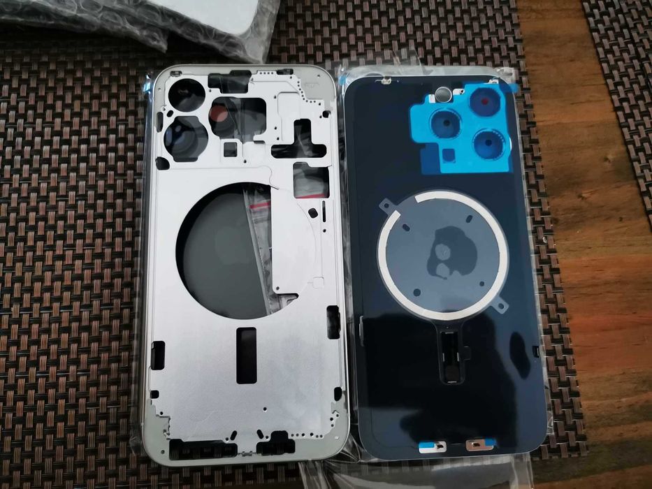 Carcasa noua recarosare iPhone 15 PRO / MAX rama metal spate sasiu