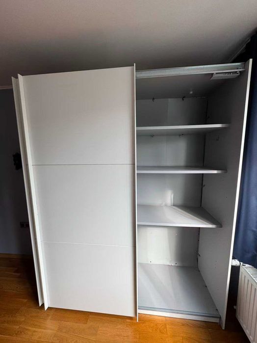Гардероб бял гланц на плъзгане за спалня