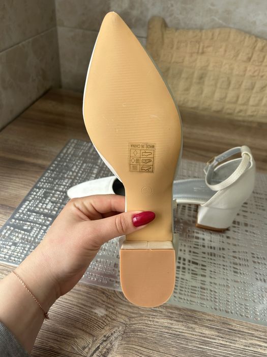 Нови дамски обувки