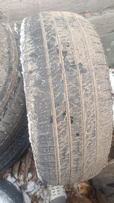 Шины зимние 235/65 R17