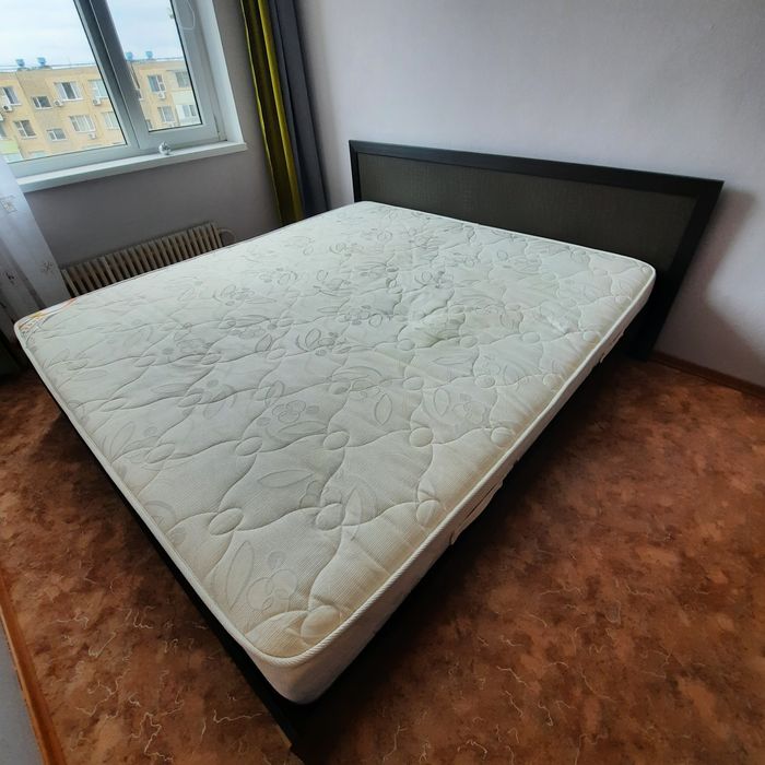 Кровать двуспальная