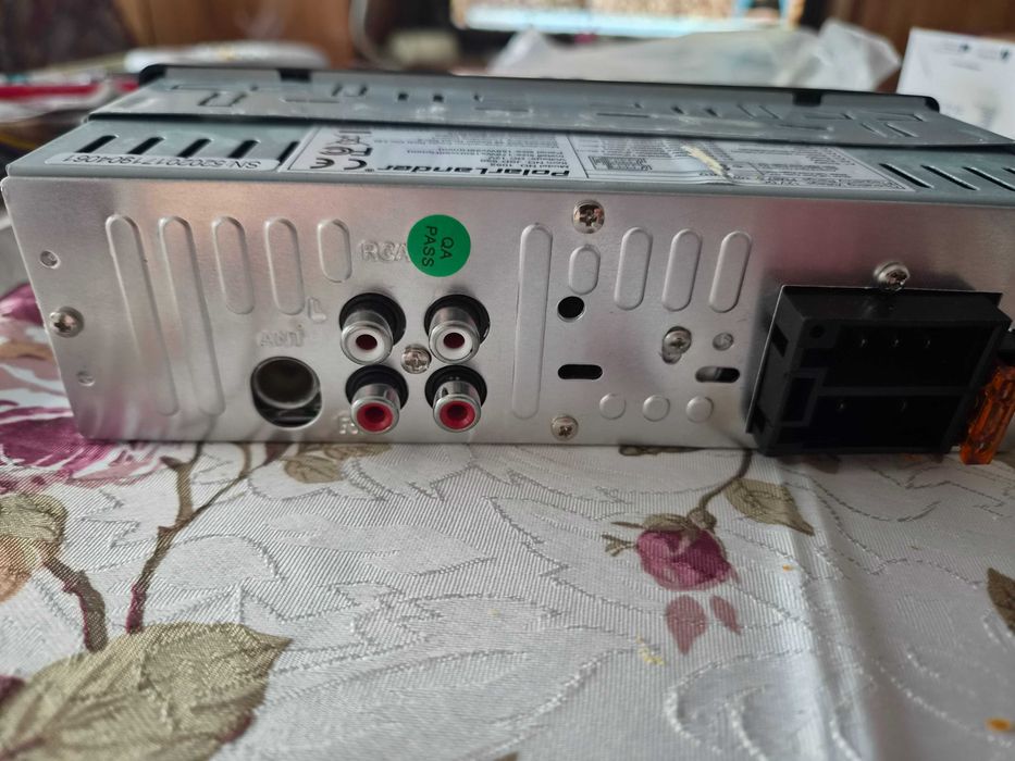 Аудио радио с USB за кола