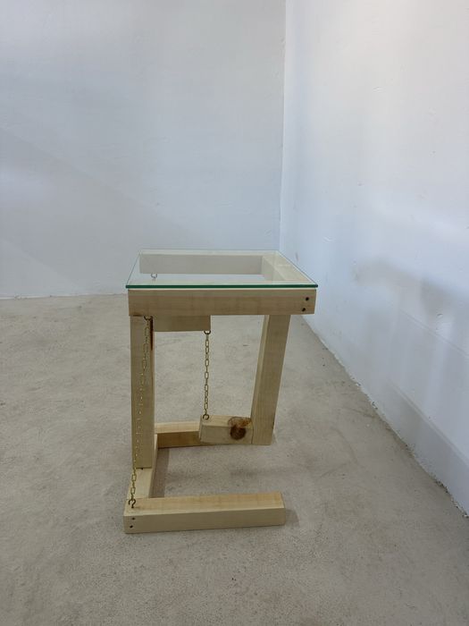 Масивна дървена “летяща” помощна маса / floating table