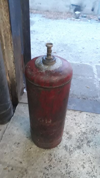 газовые баллоны 5 штук