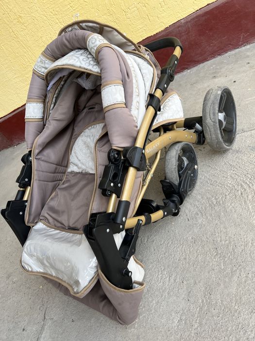 Демисезонная детская коляска