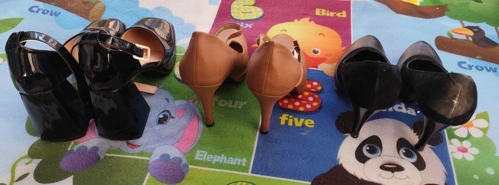 Дамски обувки на висок ток