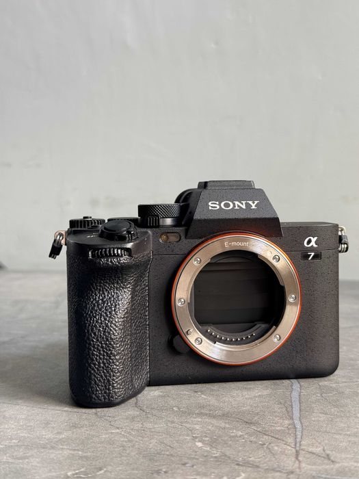 Sony a7  iv body