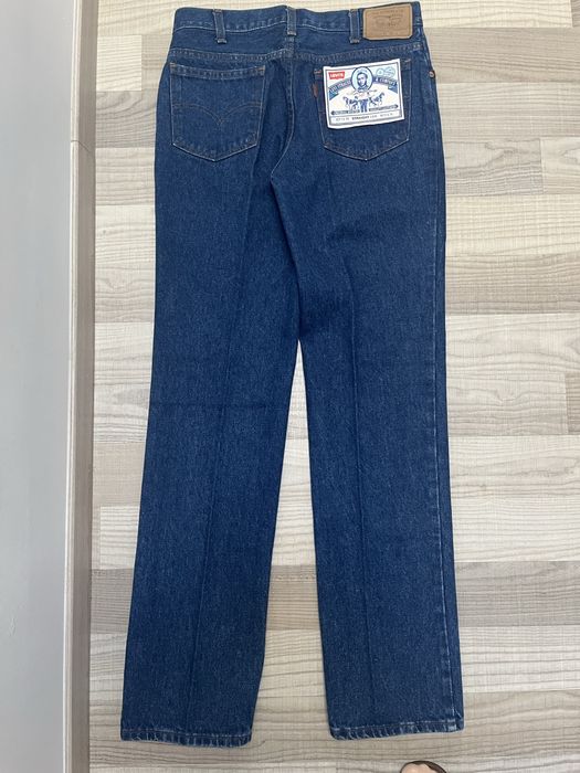 Blugi Levi’s noi