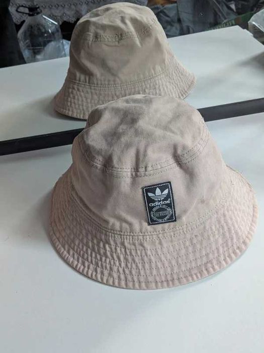 Pălărie Adidas pescar Bucket hat dublu reversibil