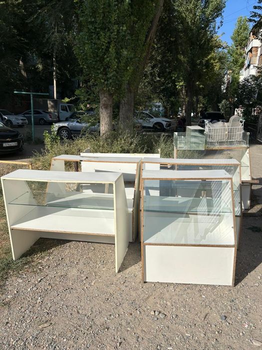 Продам полки, оборудование для магазинов.