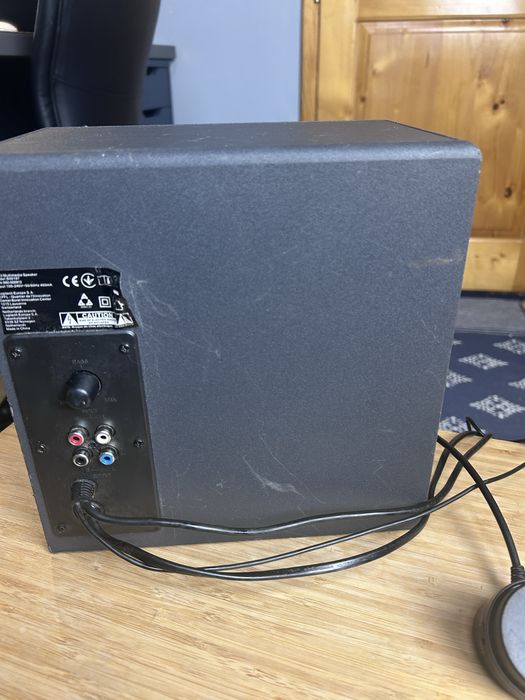 Logitech Z333 2.1 – Sunet puternic, stare bună