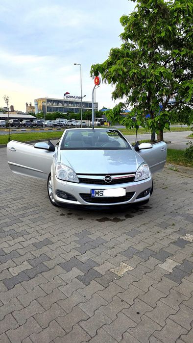 Opel Astra Twin Top Cabrio 2008