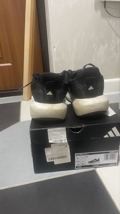 Кроссовки Adidas